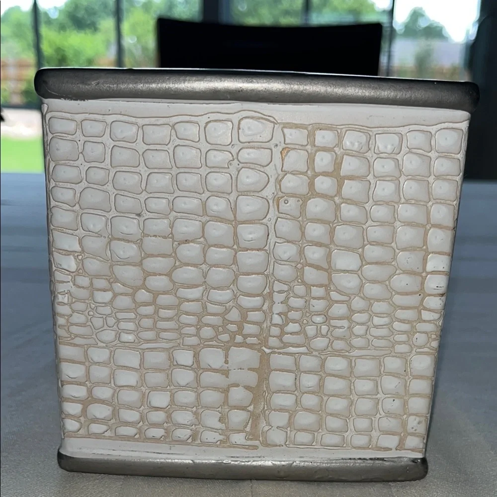 Elegant Textured Vase Holder Pot Planter